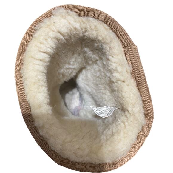 UGG women's classic short II sheepskin leather with lamb fur lining - women's 8 - Picture 6 of 8